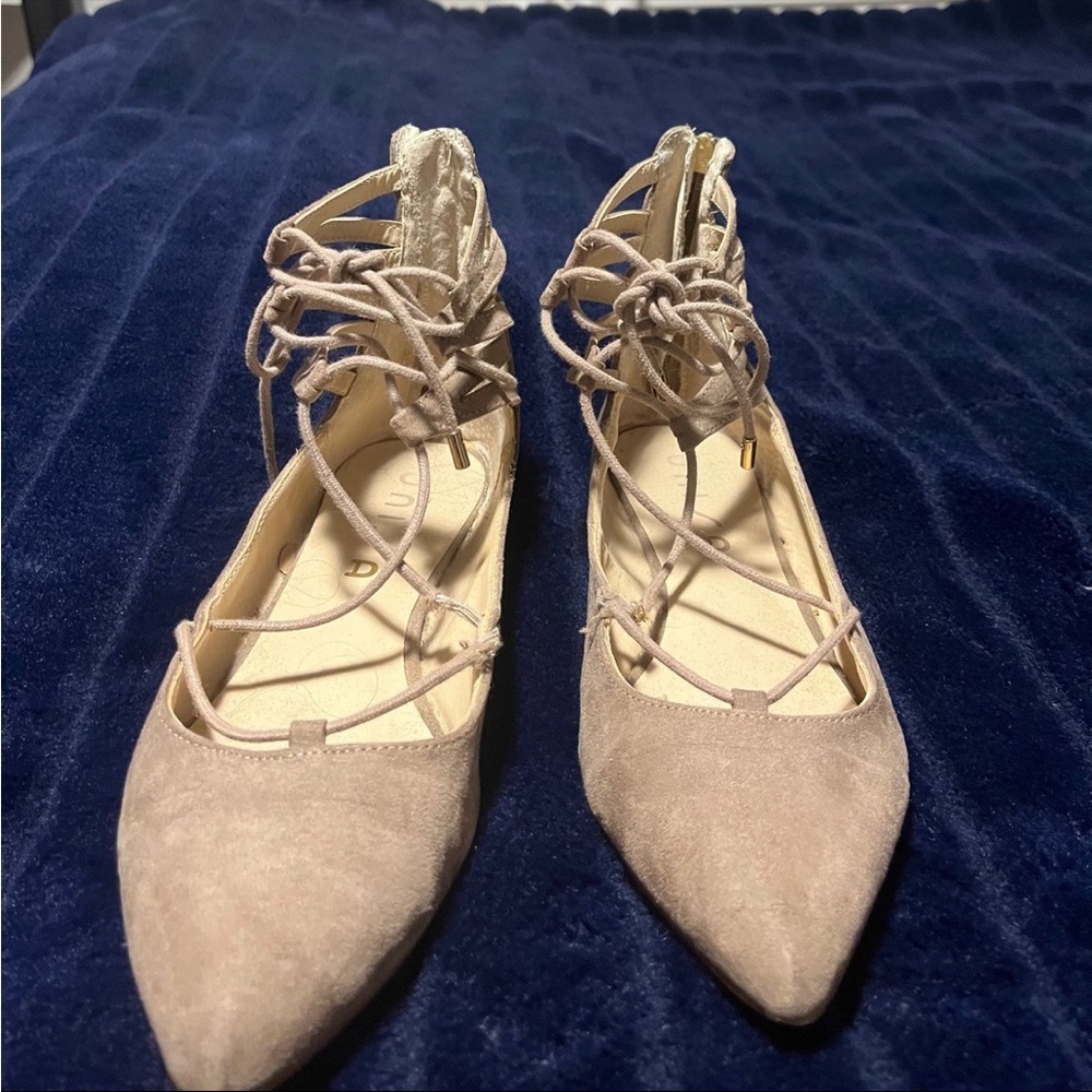 lace up flats